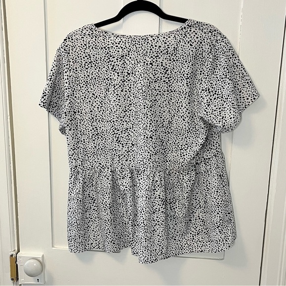 Dot blouse - Picture 3 of 3